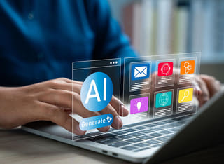 Začínající kryptoinvestor se seznamuje se základy automatizovaného obchodování pomocí AI